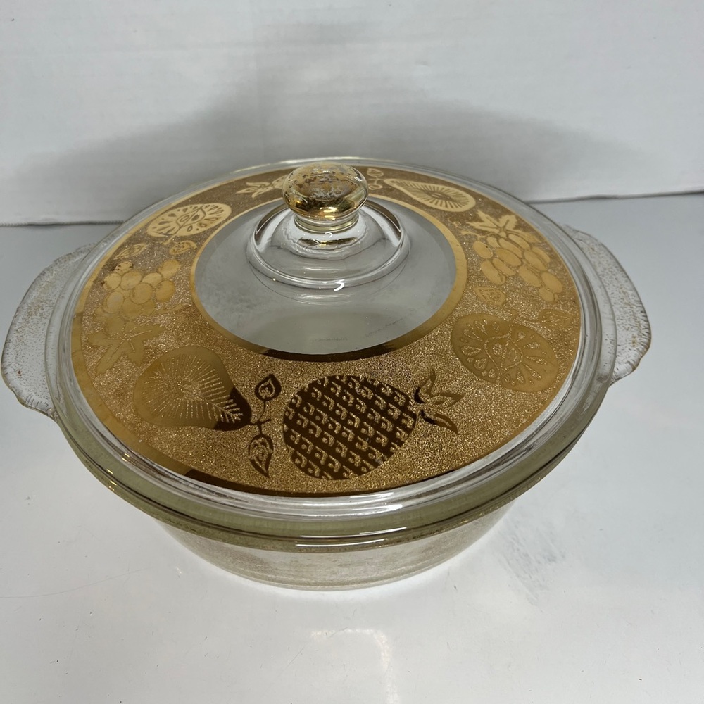 Vintage Anchor Hocking Fire King 2 Qt. Lidded Casserole Gold Fruit On Lid Retro